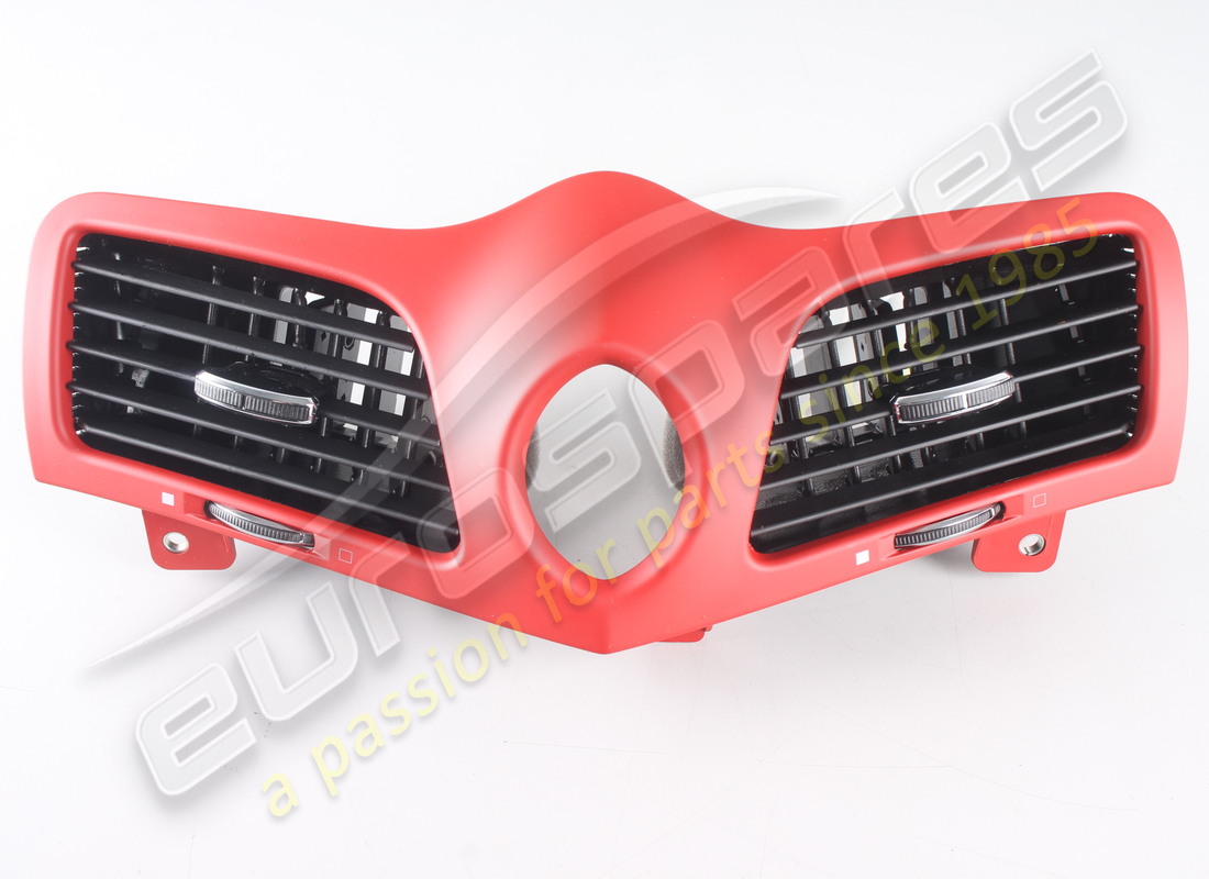 NOUVEAU MASERATI OUVERTURE CENTRALE CORALLORÉE. RÉFÉRENCE 68233024 (1) nouveau maserati ouverture centrale corallorée. référence 68233024 (1)