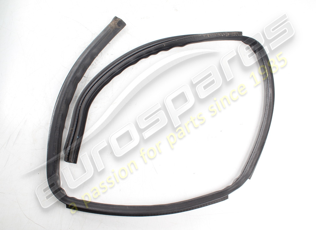 utilisé aston martin joint, marge inférieure arrière, numéro de pièce droite 4g43f25324ad (1)