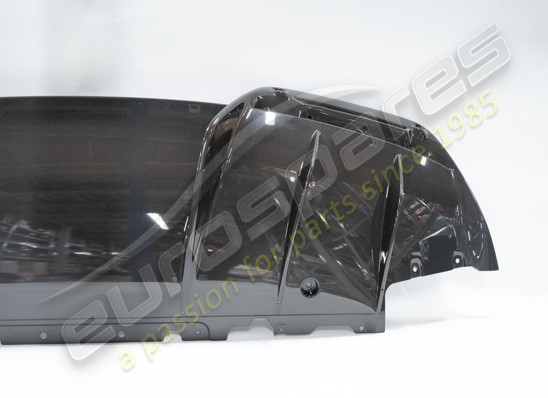 nouveau diffuseur arrière ferrari en carbone. numéro de pièce 887765 (4)
