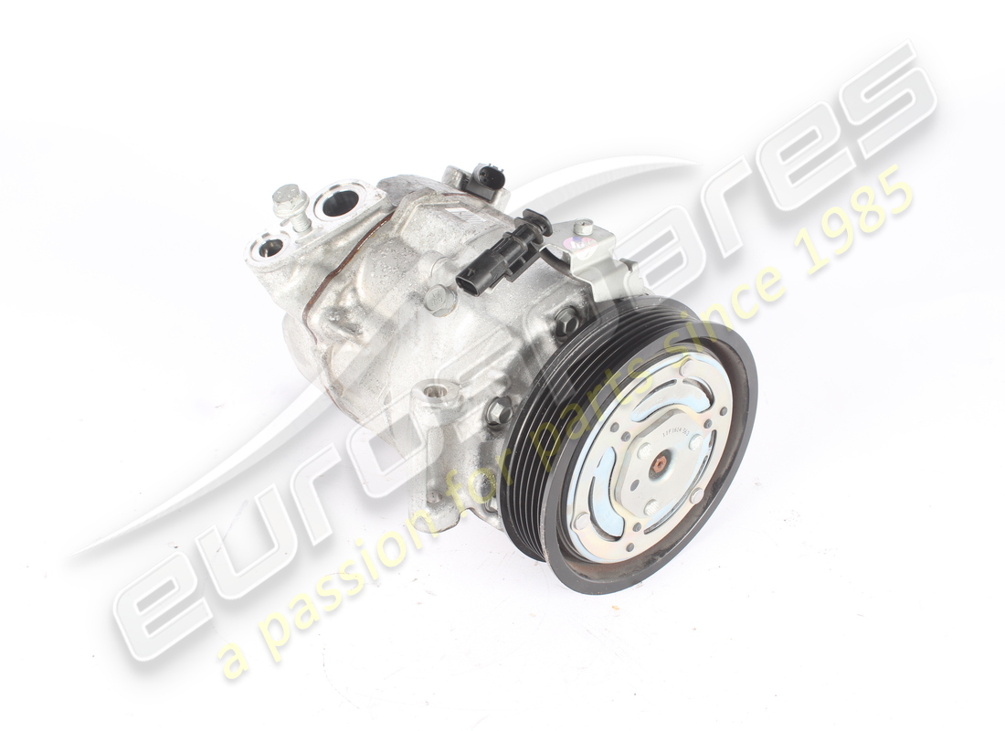 COMPRESSEUR DE CLIMATISATION Maserati UTILISÉ. NUMÉRO DE PIÈCE 675001009 (1)