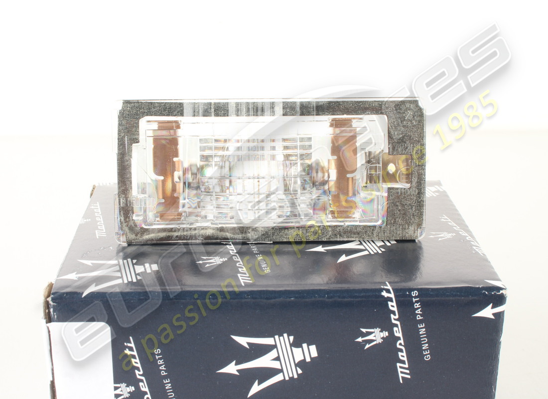 NOUVELLE PLAQUE ÉCLAIRANTE MASERATI. NUMÉRO DE PIÈCE 673000064 (4) nouvelle plaque éclairante maserati. numéro de pièce 673000064 (4)