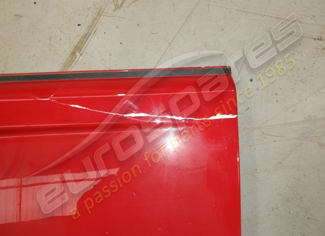 grille de porte droite ferrari endommagée. numéro de pièce 64102710 (2)