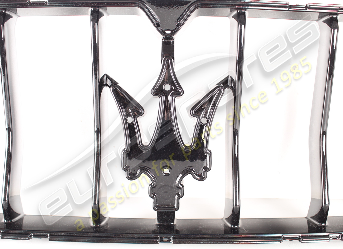 new (other) maserati front grille assembly (red m. part number 89173800 (3)