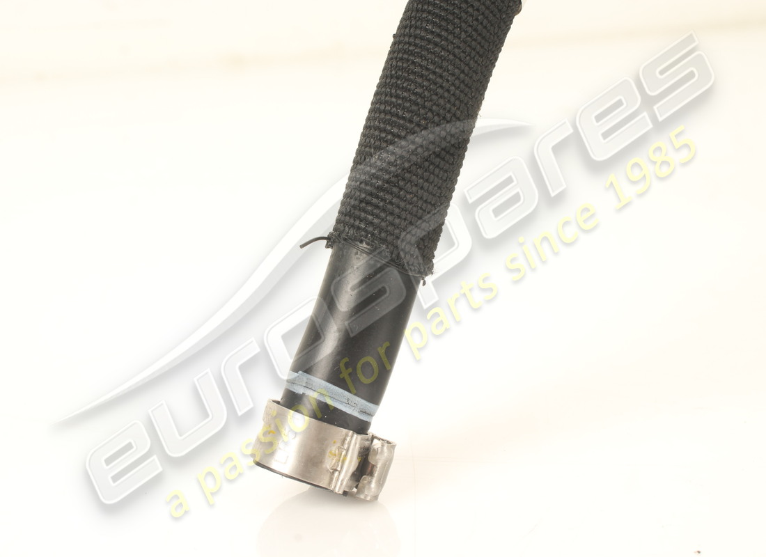tuyau ferrari utilisé. numéro de pièce 905982 (3)