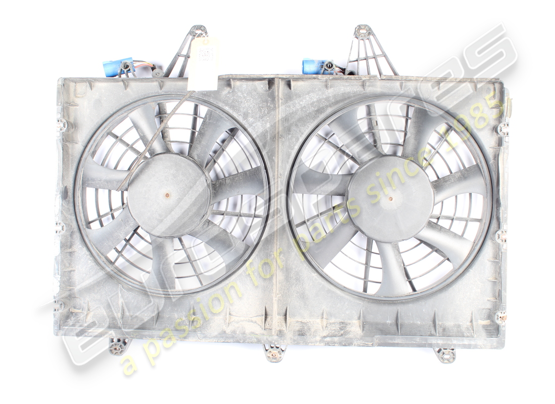 capot d'occasion ferrari avec ventilateurs électriques. numéro de pièce 267211 (1)