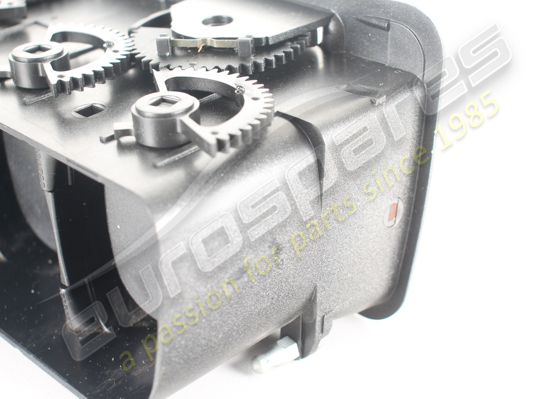 diffuseur ferrari endommagé. numéro de pièce 63204400 (4)
