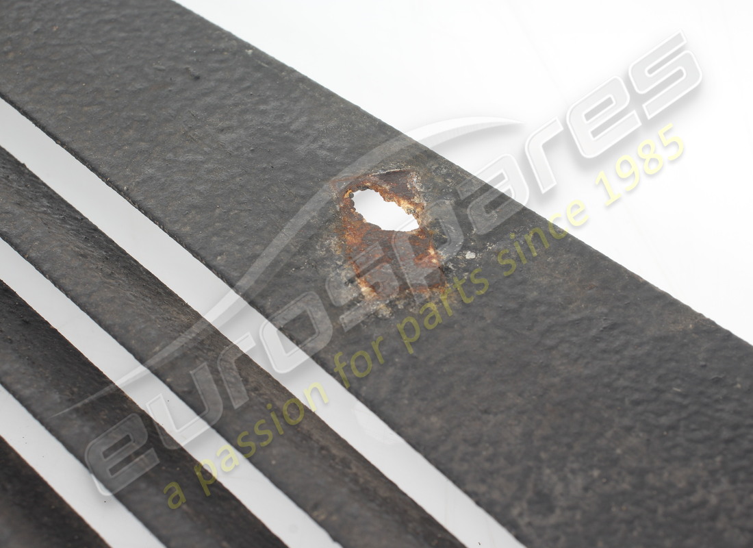 UTILISÉ FERRARI GARDE-GRAVIER AVANT LH. NUMÉRO DE PIÈCE 62576700 (3) utilisé ferrari garde-gravier avant lh. numéro de pièce 62576700 (3)