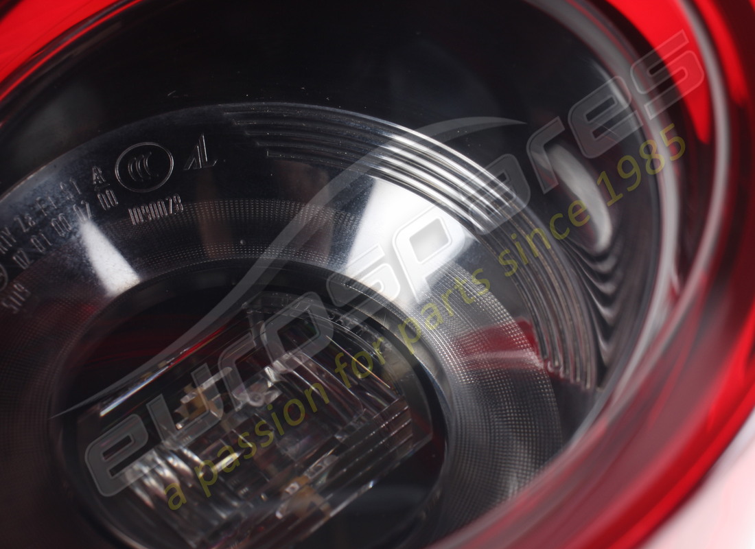 feu arrière intérieur gauche d'occasion ferrari. numéro de pièce 322258 (5)