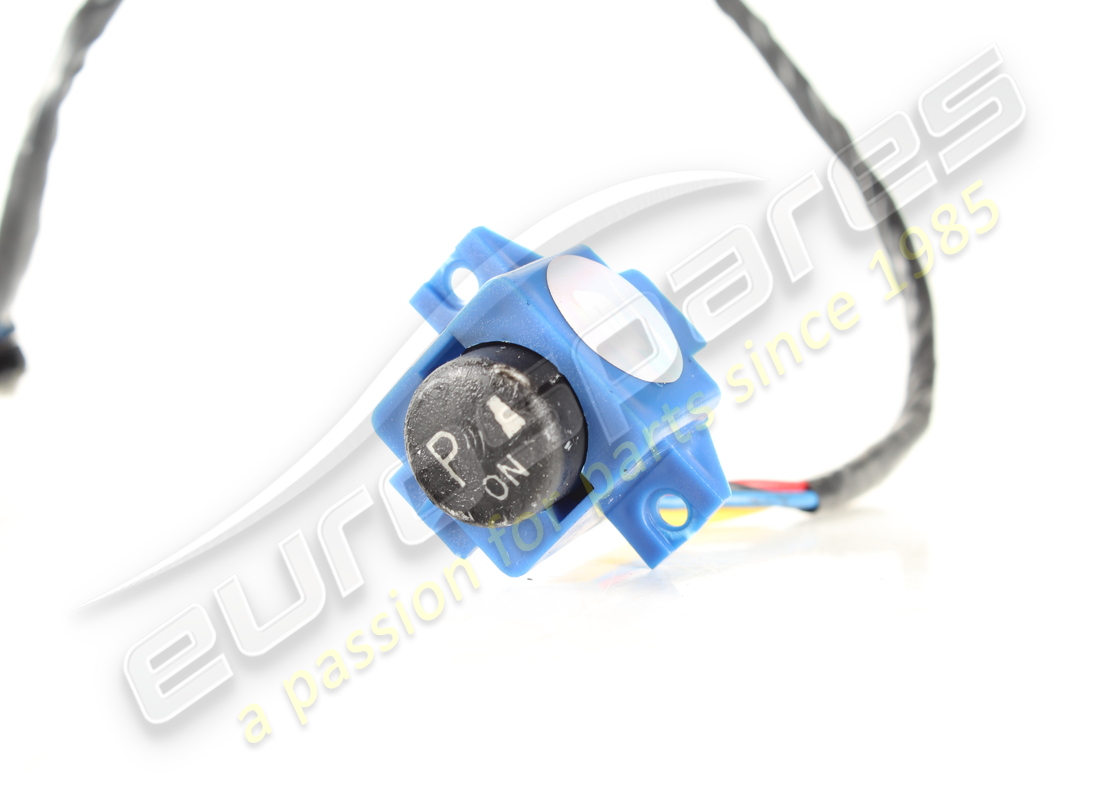 ferrari capteurs de stationnement utilisés désactivent l'interrupteur. numéro de pièce 214559 (2)