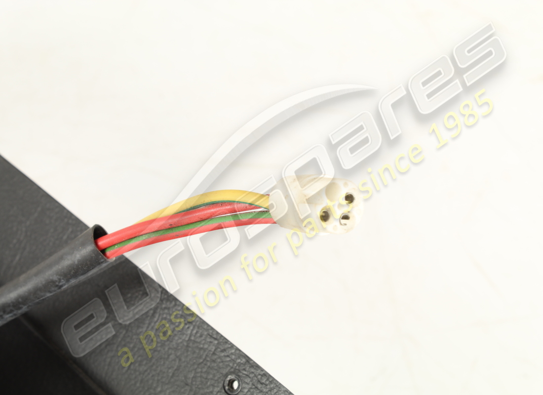 déflecteur d'air d'occasion ferrari. référence 2578678610 (5)