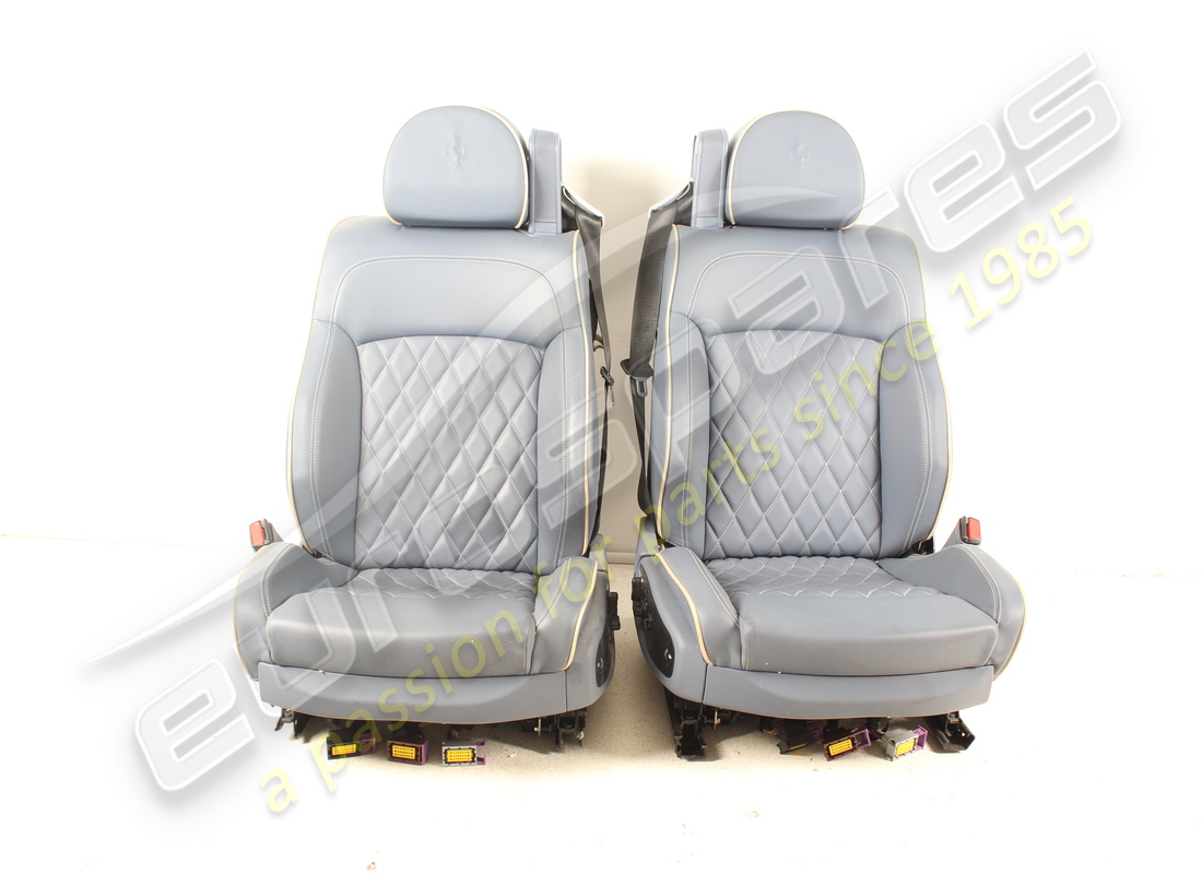 ENSEMBLE DE SIÈGES D'OCCASION Ferrari. NUMÉRO DE PIÈCE EAP1490262 (1)