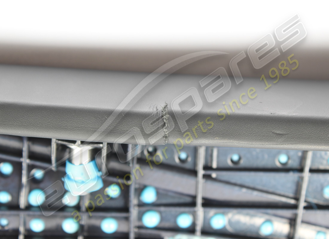 panneau de porte gauche complet ferrari endommagé. numéro de pièce 976423 (4)