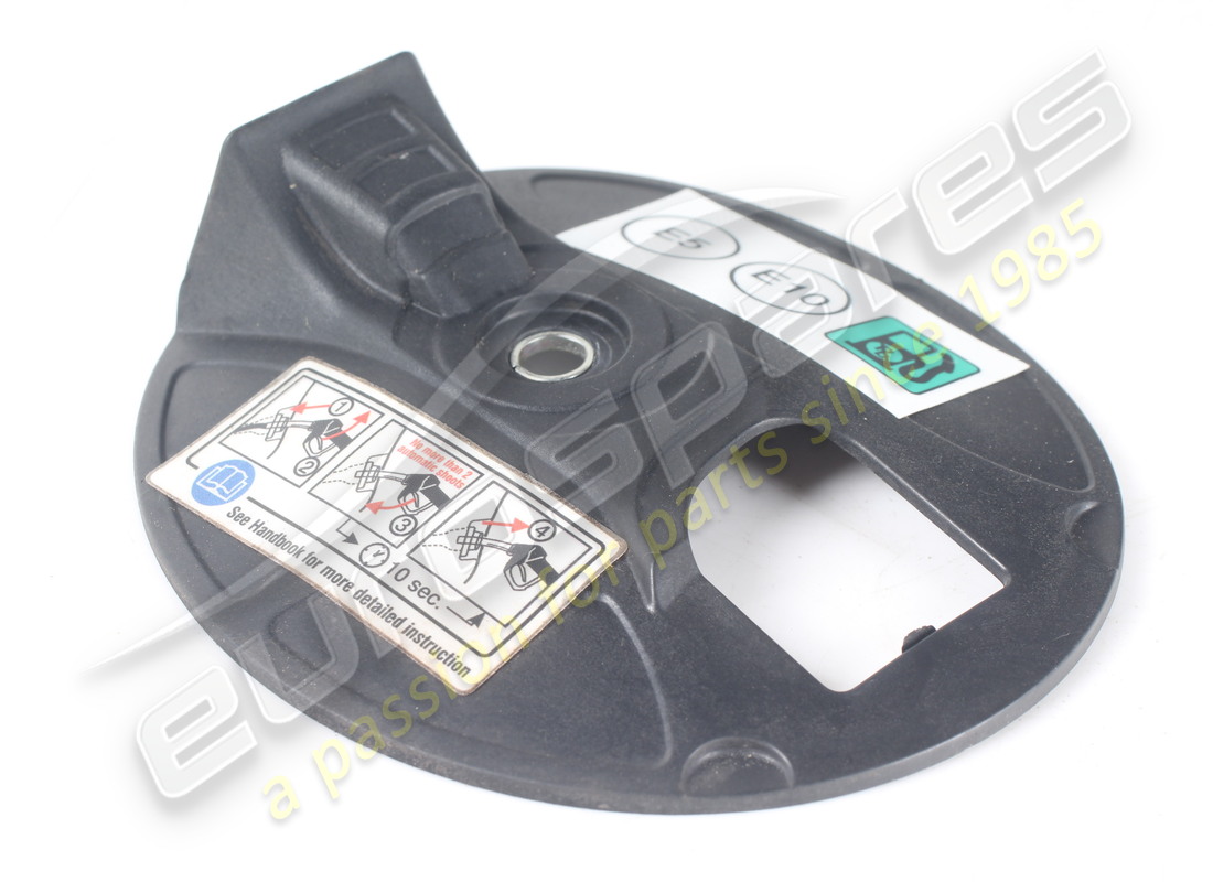 COUVERCLE INTÉRIEUR DE FERRARI UTILISÉ POUR LE REMPLISSAGE DE CARBURANT. NUMÉRO DE PIÈCE 87740700 (1) couvercle intérieur de ferrari utilisé pour le remplissage de carburant. numéro de pièce 87740700 (1)