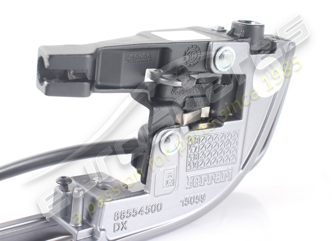 UTILISÉ FERRARI POIGNÉE DE PORTE DROITE COMPLÈTE. NUMÉRO DE PIÈCE 88554400 (6) utilisé ferrari poignée de porte droite complète. numéro de pièce 88554400 (6)