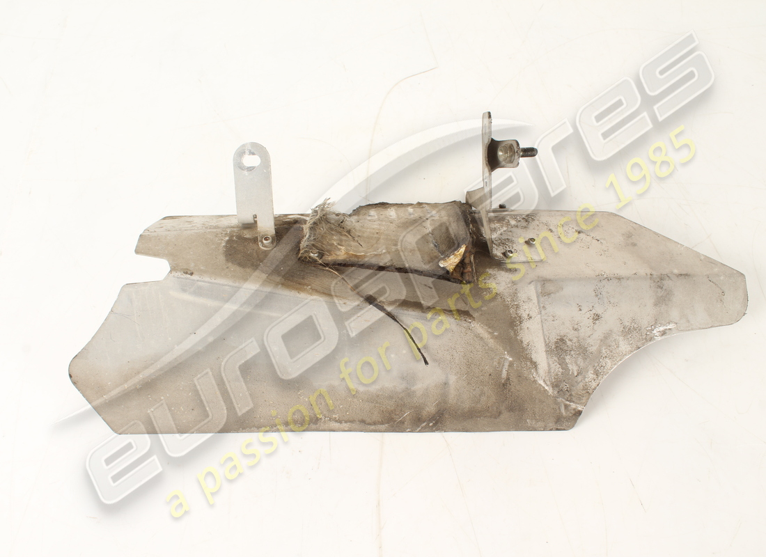 BOUCLIER THERMIQUE DE BOÎTE DE VITESSES DROIT D'OCCASION Ferrari. NUMÉRO DE PIÈCE 272274 (1)