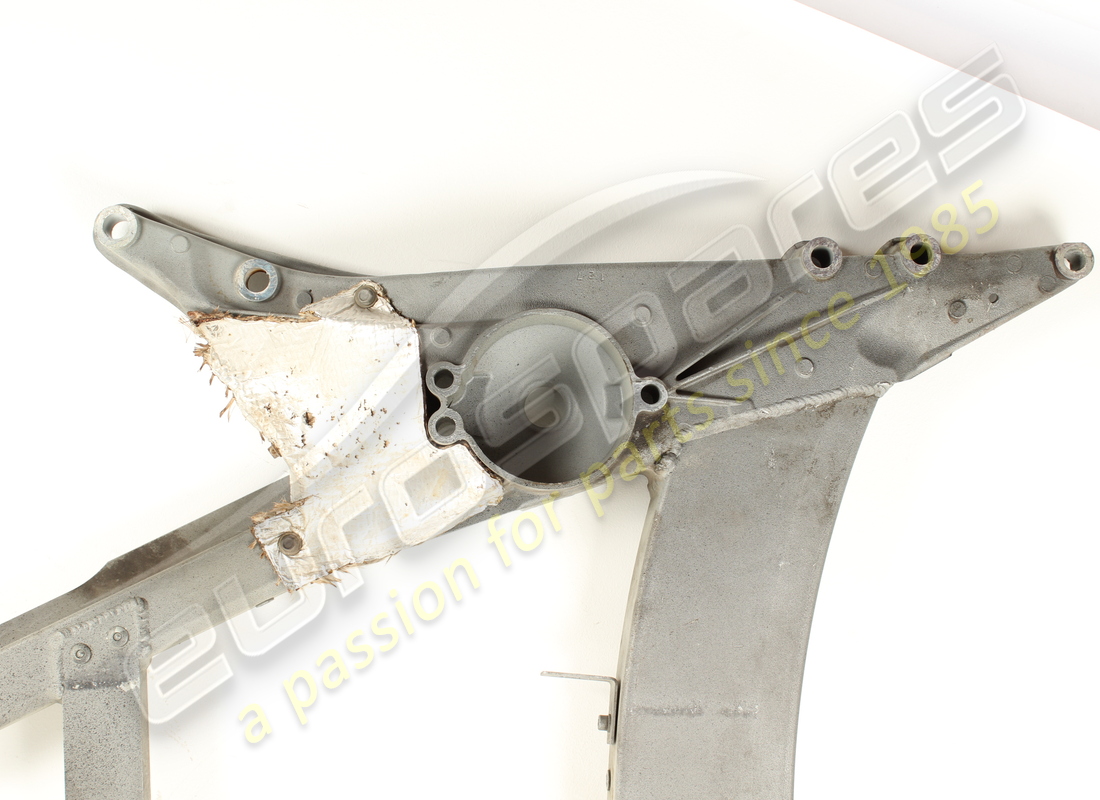 utilisé ferrari sous-châssis moteur. numéro de pièce 985265529 (4)