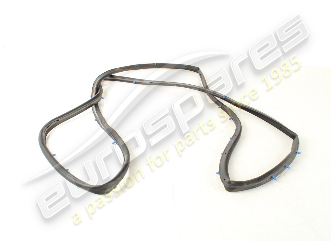 JOINT INTERMÉDIAIRE UTILISÉ Maserati POUR CÔTÉ DROIT. RÉFÉRENCE 67474000 (1)