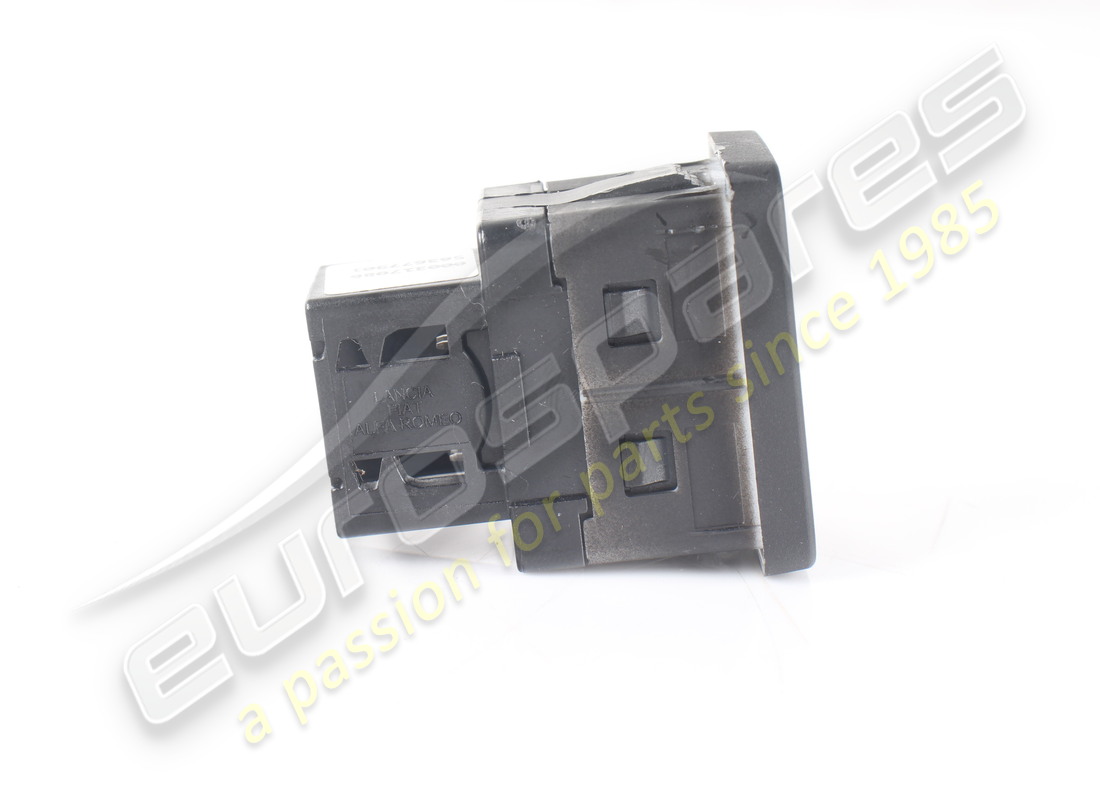 PRISE USB D'OCCASION FERRARI. NUMÉRO DE PIÈCE 317086 (2) prise usb d'occasion ferrari. numéro de pièce 317086 (2)