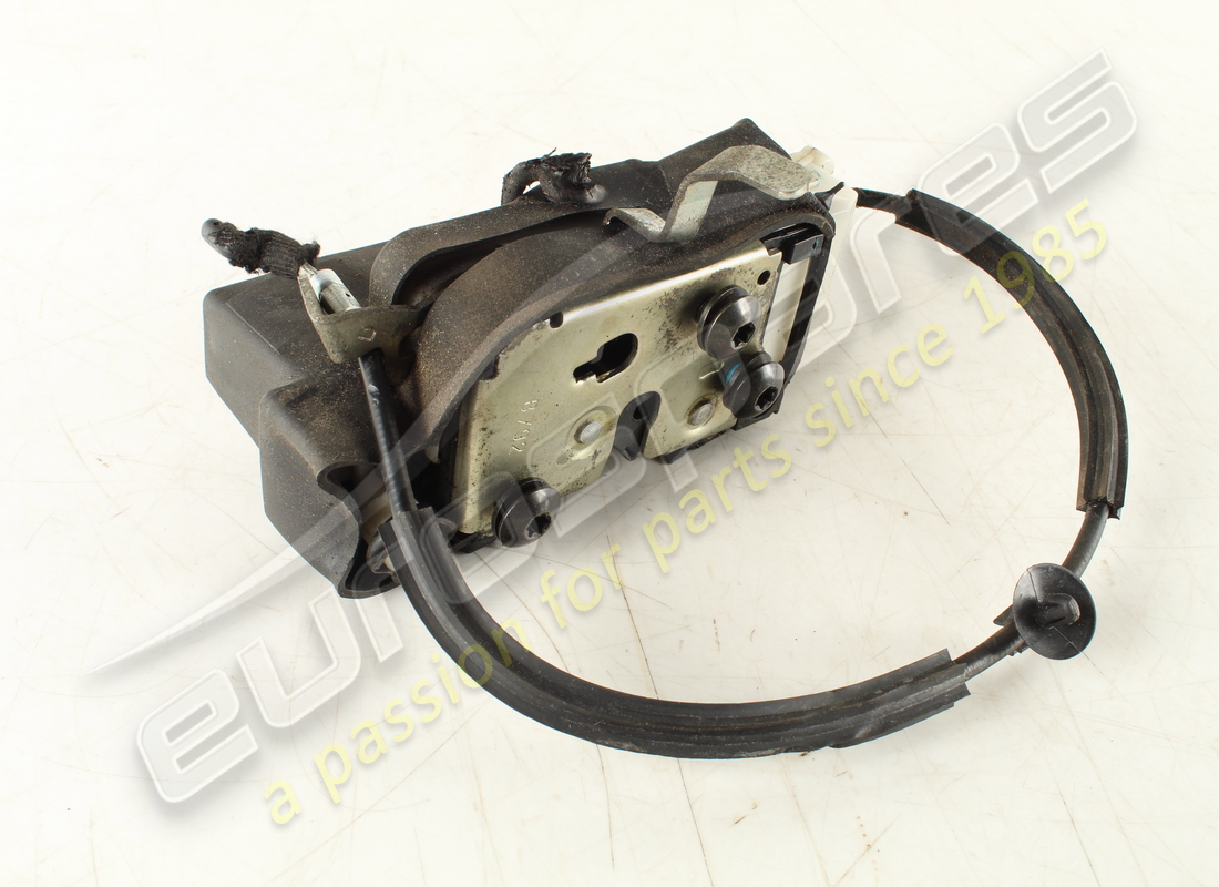 used maserati rh rear door lock. part number 68206400 (3)