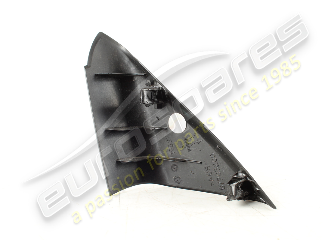 triangle de moulage intérieur droit maserati utilisé. numéro de pièce 67203200 (2)