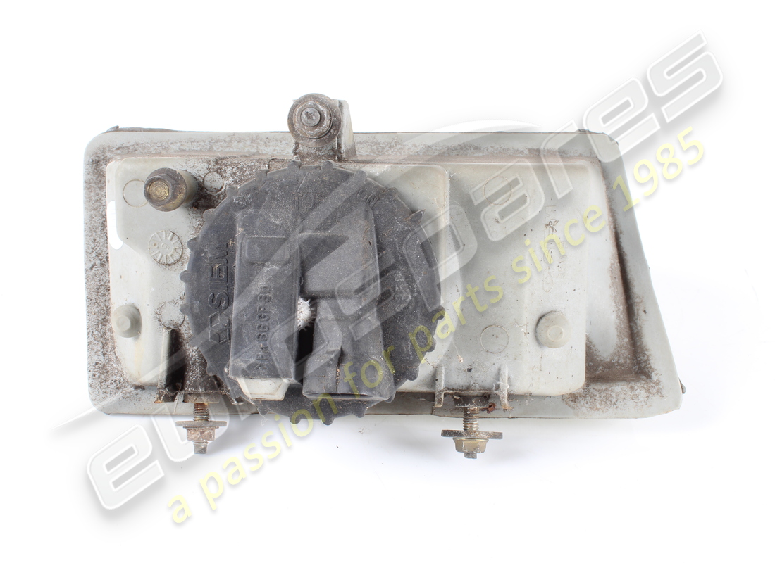 feu antibrouillard gauche d'occasion maserati 371109929. numéro de pièce 373100115 (2)