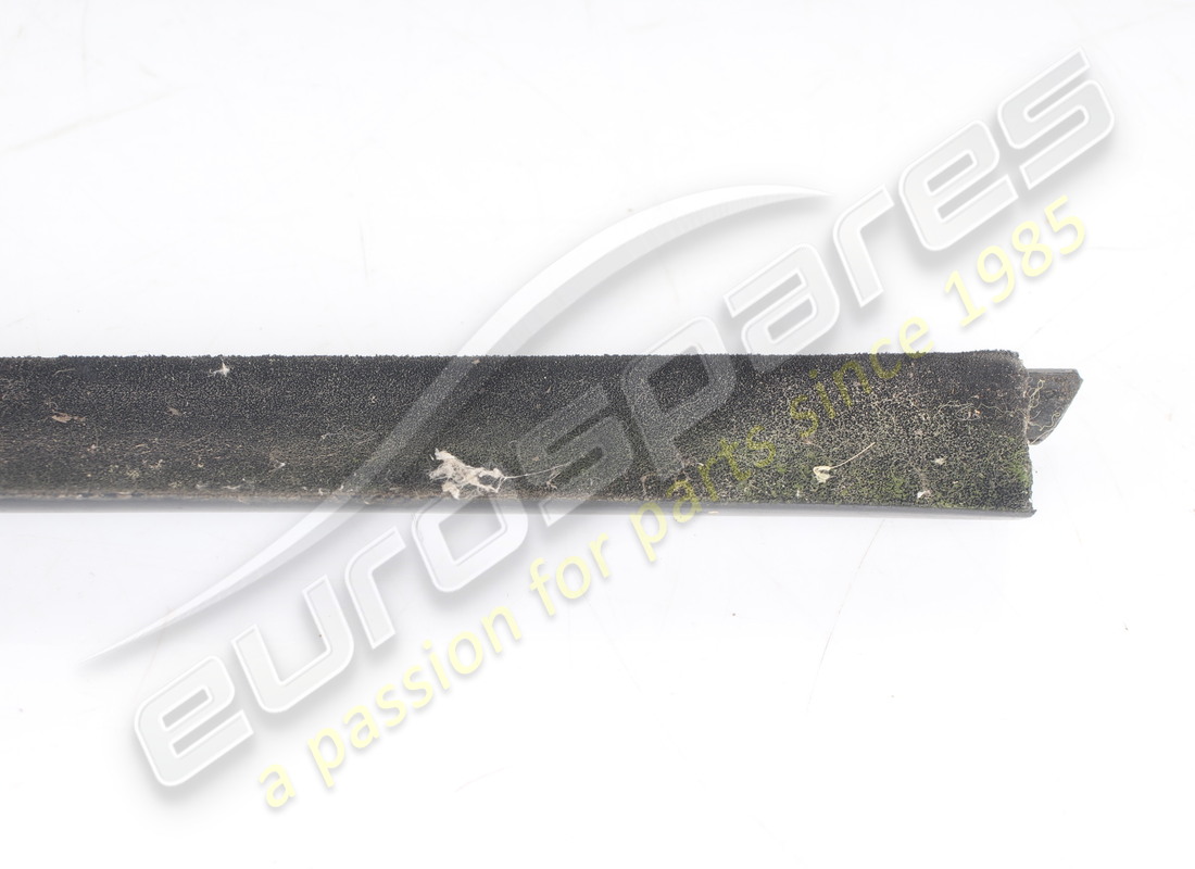 JOINT D'ÉTANCHÉITÉ DE VITRE AVANT DROITE D'OCCASION MASERATI. NUMÉRO DE PIÈCE 67820200 (3) joint d'étanchéité de vitre avant droite d'occasion maserati. numéro de pièce 67820200 (3)