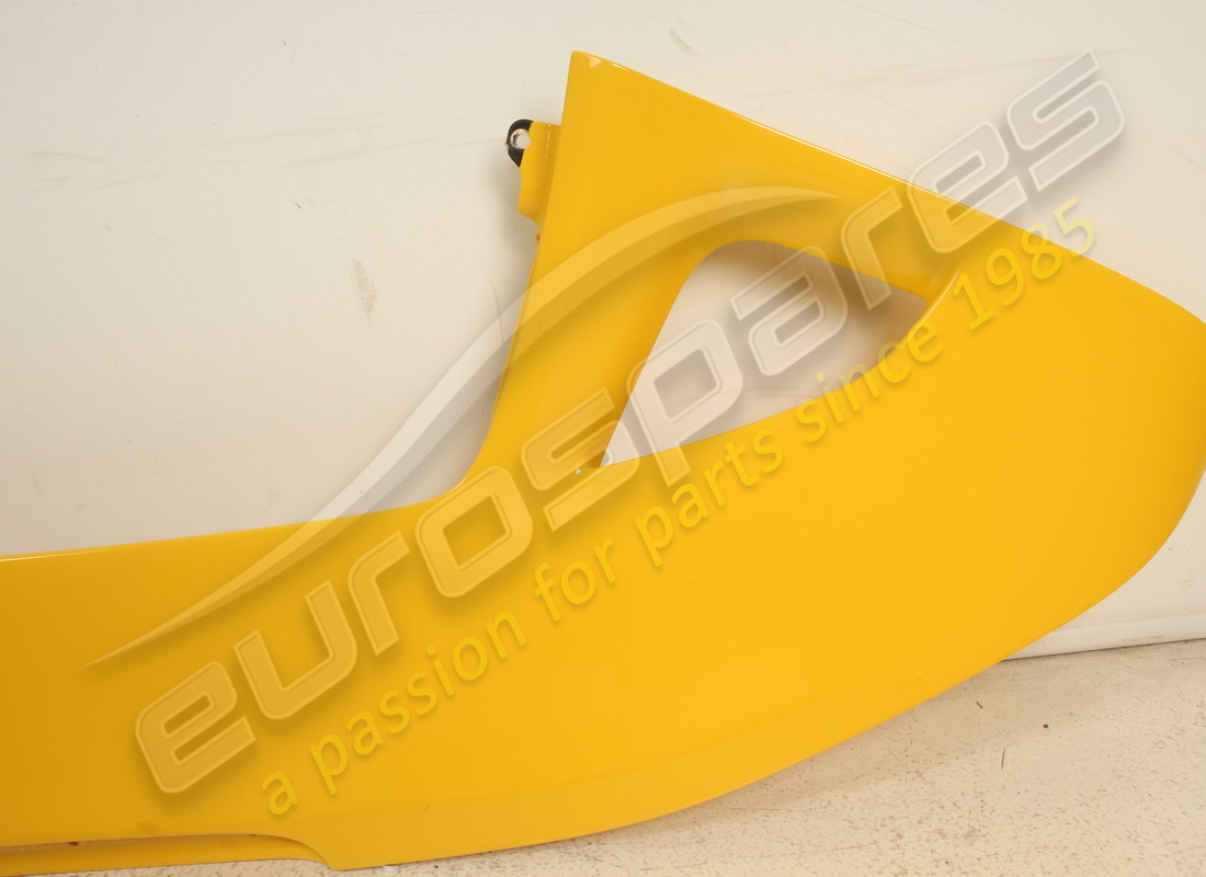 nouveau (autre) ferrari spoiler arrière complet. numéro de pièce 949122 (3)