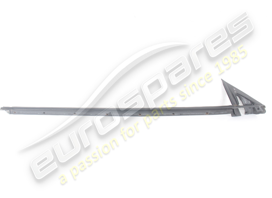 JOINT DE GRATTOIR DE FENÊTRE EXTÉRIEURE DROITE D'OCCASION FERRARI. NUMÉRO DE PIÈCE 82208000 (4) joint de grattoir de fenêtre extérieure droite d'occasion ferrari. numéro de pièce 82208000 (4)