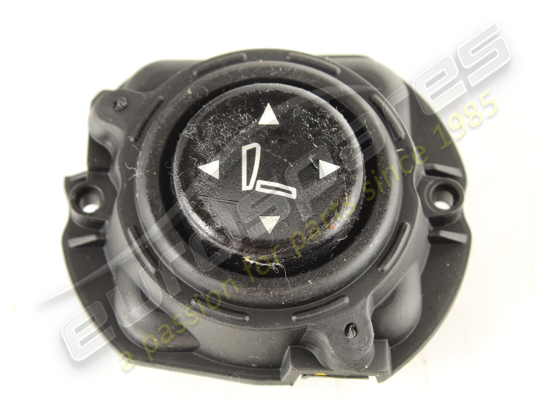 bouton de commande de siège arrière droit d'occasion maserati. numéro de pièce 203491 (2)