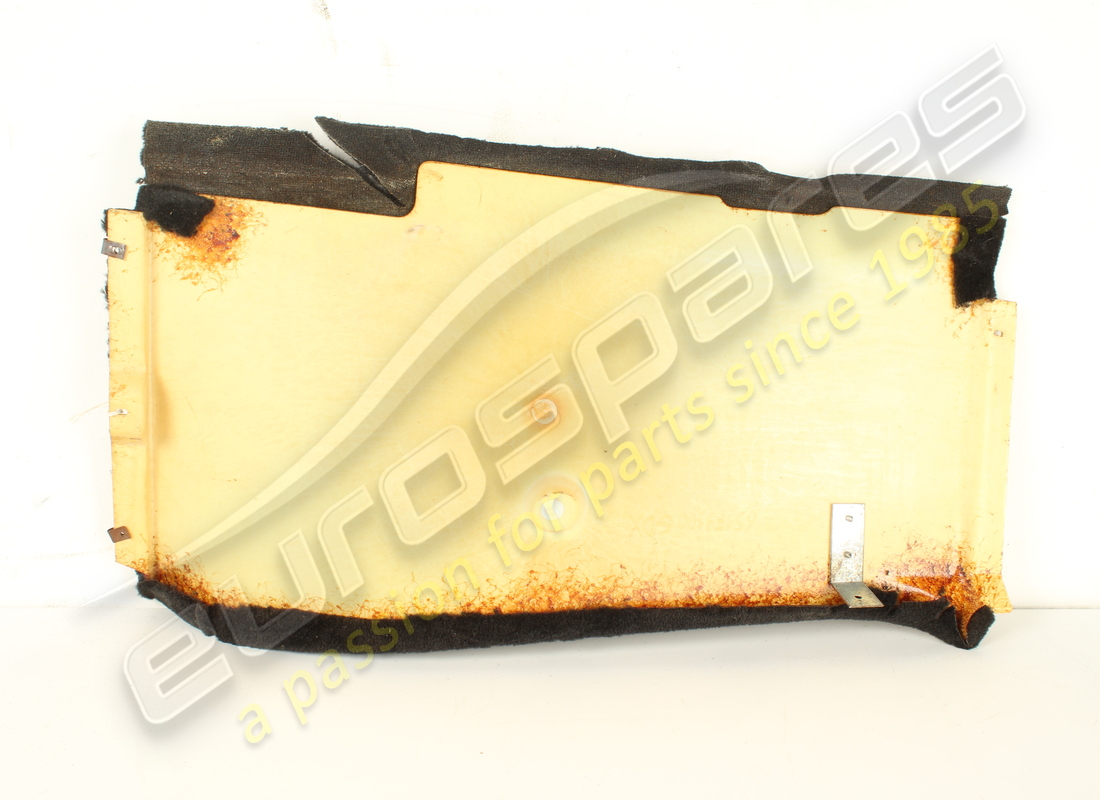 couverture latérale centrale ferrari utilisée. numéro de pièce 651139.. (2)