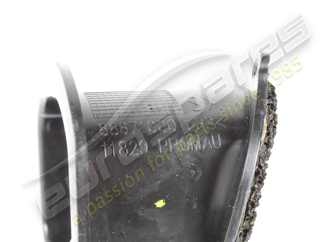 connecteur de ventilation latéral gauche d'occasion ferrari. numéro de pièce 88671000 (3)