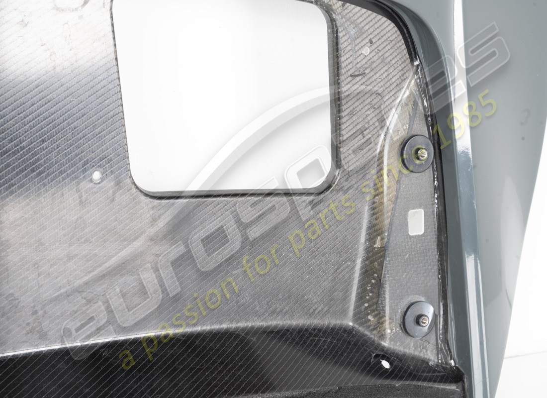 couverture utilisée de porsche. numéro de pièce 99151222792 (2)