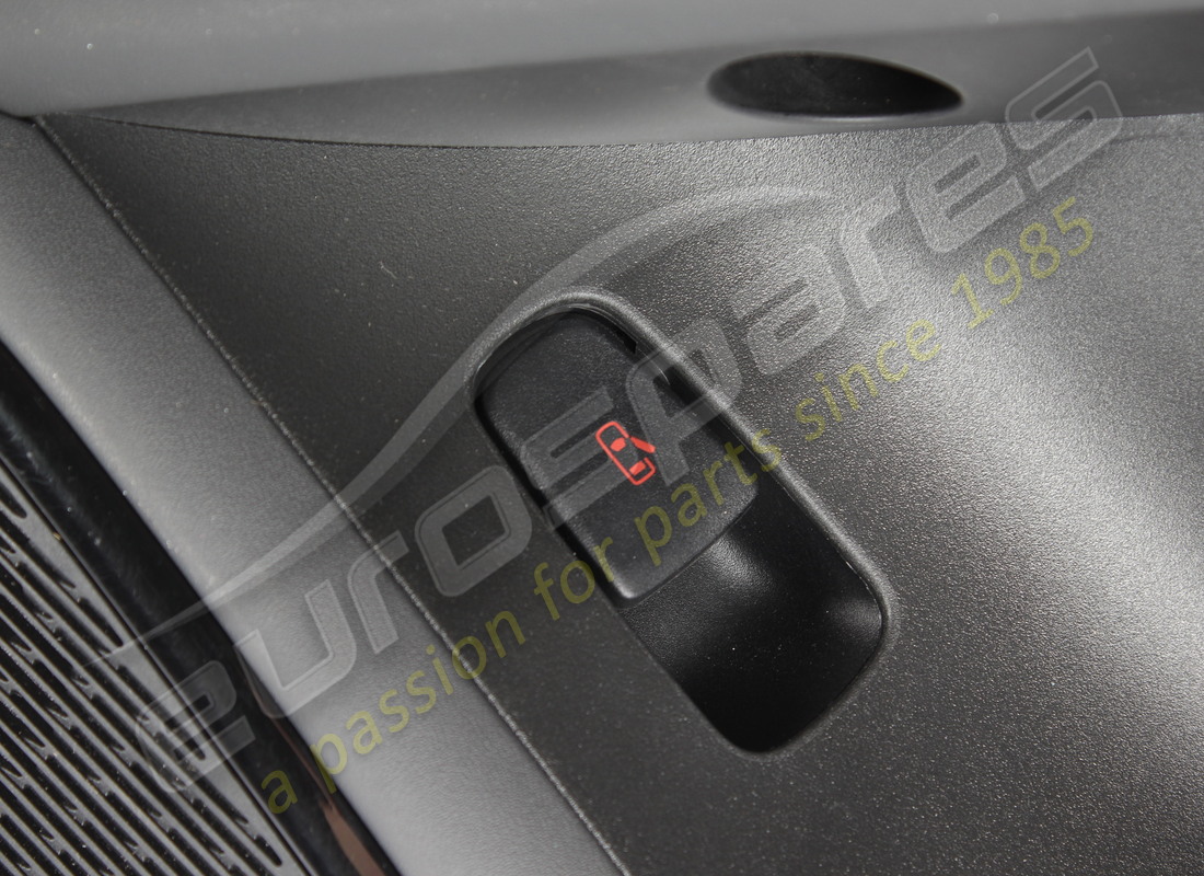 ensemble de panneau de porte avant droit d'occasion maserati. numéro de pièce 670225866 (4)