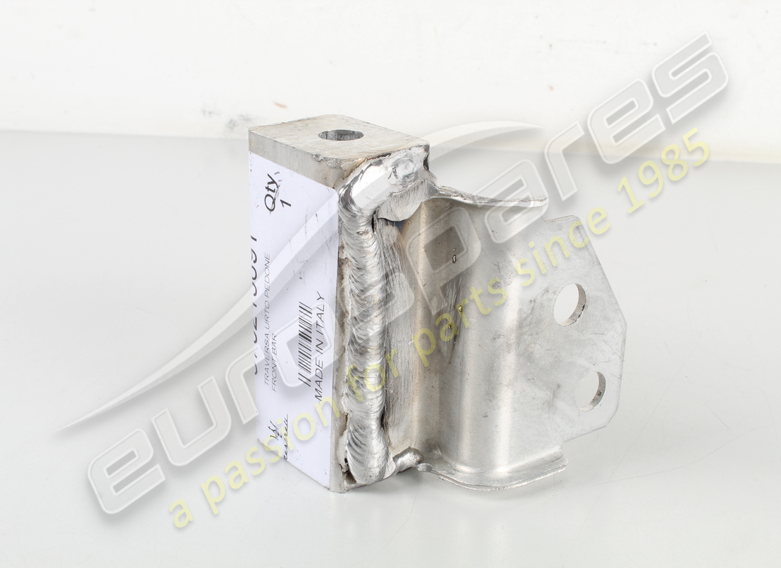 nouvelle traverse maserati. numéro de pièce 670215691 (2)