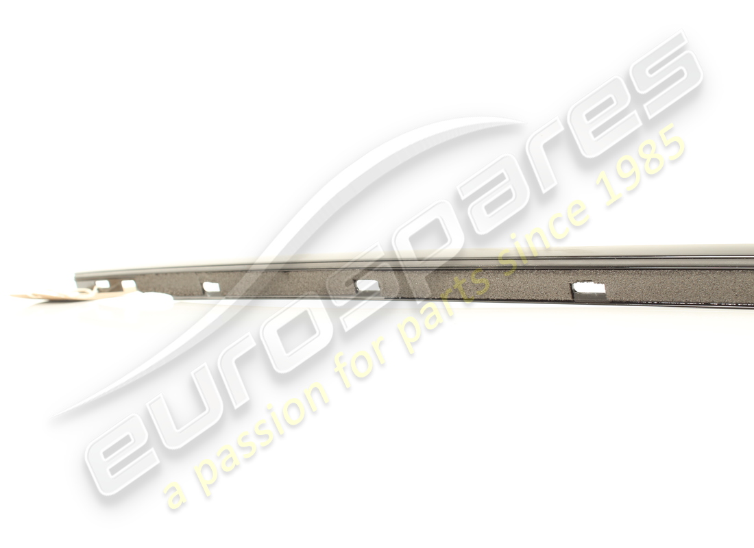 moulure gauche complète d'occasion ferrari. numéro de pièce 875626 (3)