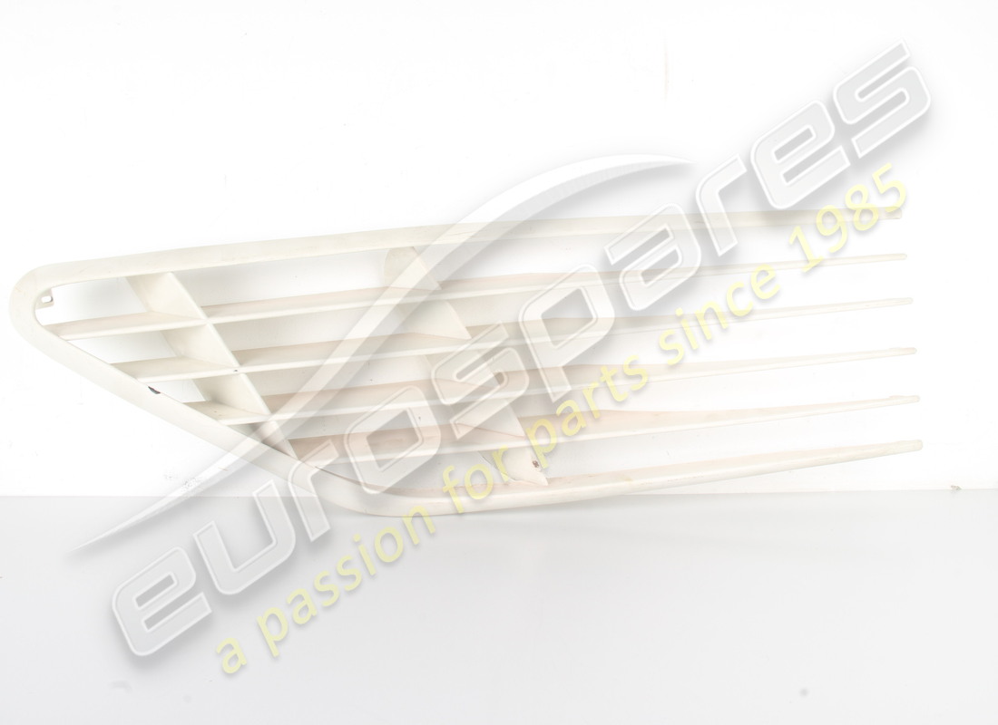 nouvelle grille d'admission latérale droite ferrari (plastique). référence 60671200 (1)