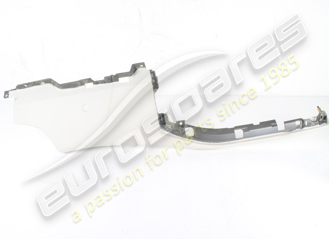 panneaux de tableau de bord inférieurs d'occasion eurospares en cuir gris clair 4301. références 947673 et 947672 en cuir et non en alcantara. référence eap1723553 (2)