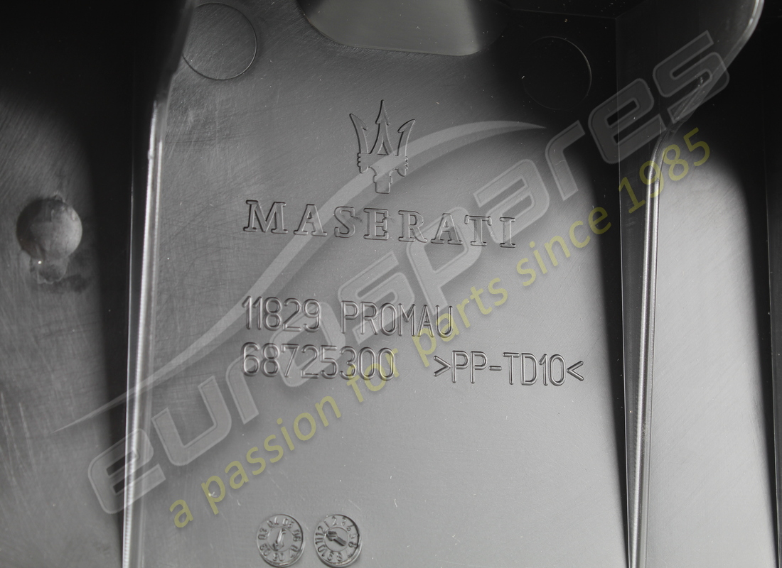 NOUVEAU CADRE DE PLAQUE AVANT USA MASERATI. NUMÉRO DE PIÈCE 68725300 (4) nouveau cadre de plaque avant usa maserati. numéro de pièce 68725300 (4)