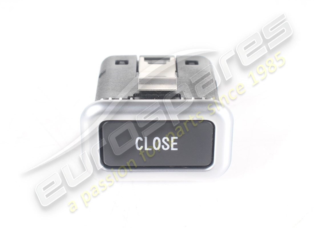 bouton de fermeture de hayon utilisé ferrari. référence 319572 (2)