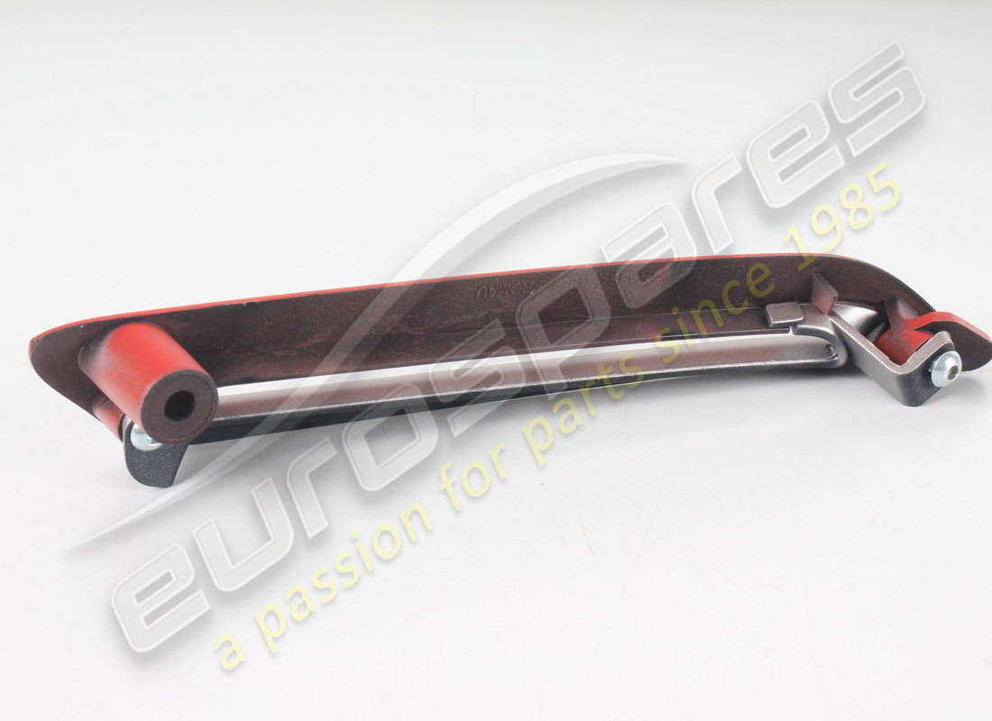 nouvelle plaque de fixation droite complète ferrari. numéro de pièce 82118530 (2)