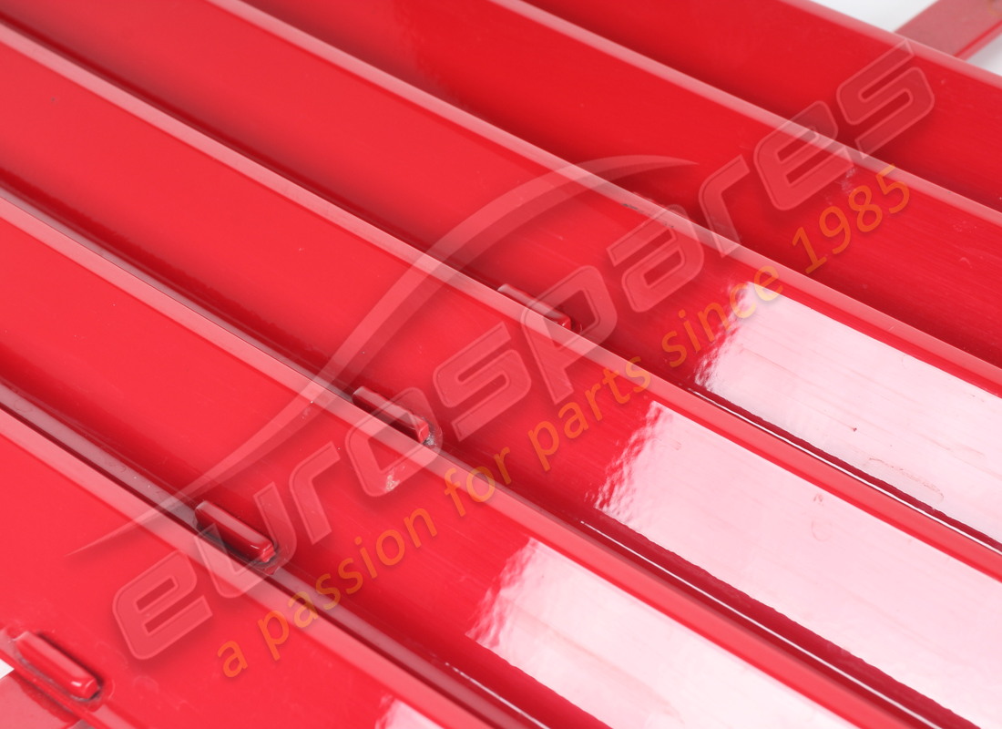 GRILLE DE CAPOT FERRARI UTILISÉE. NUMÉRO DE PIÈCE 61752510 (2) grille de capot ferrari utilisée. numéro de pièce 61752510 (2)