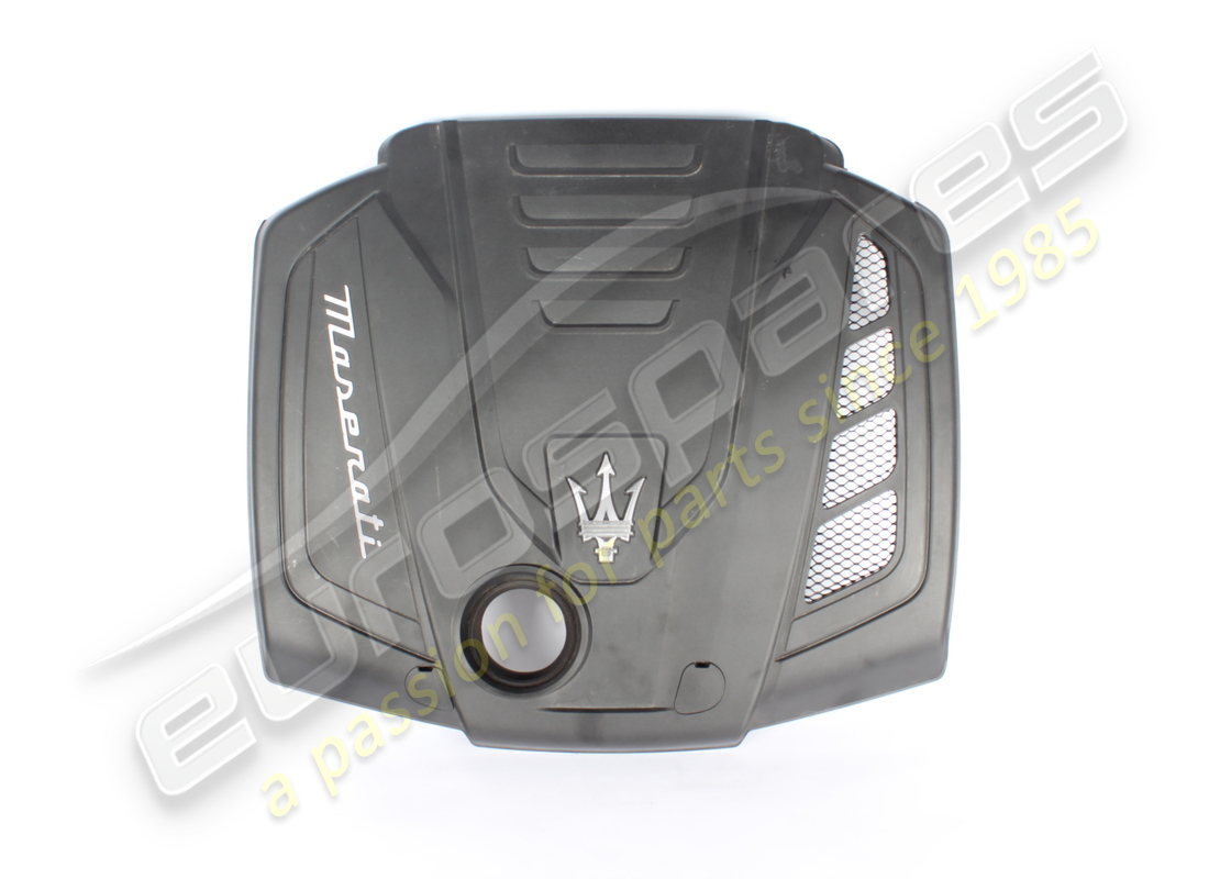 BOUCLIER ESTHÉTIQUE MOTEUR D'OCCASION Maserati. NUMÉRO DE PIÈCE 670156720 (1)