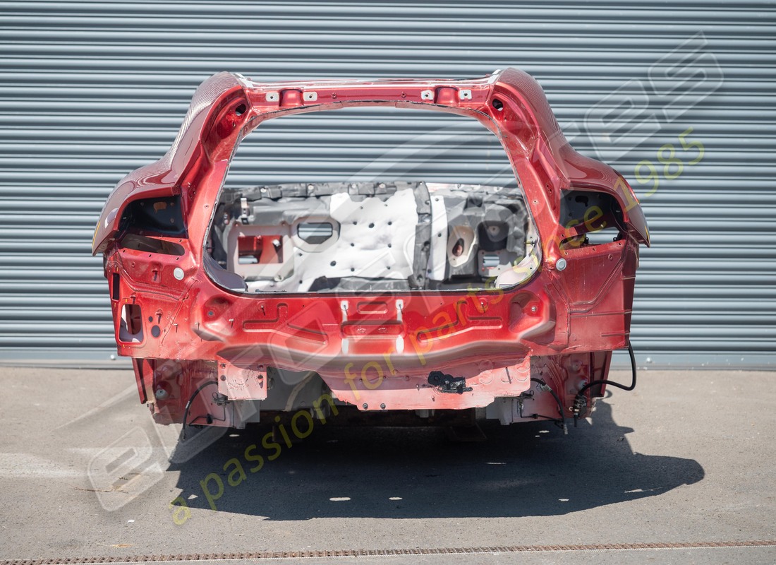 UTILISÉ Ferrari CHÂSSIS ARRIÈRE. NUMÉRO DE PIÈCE EAP1552617 (1)