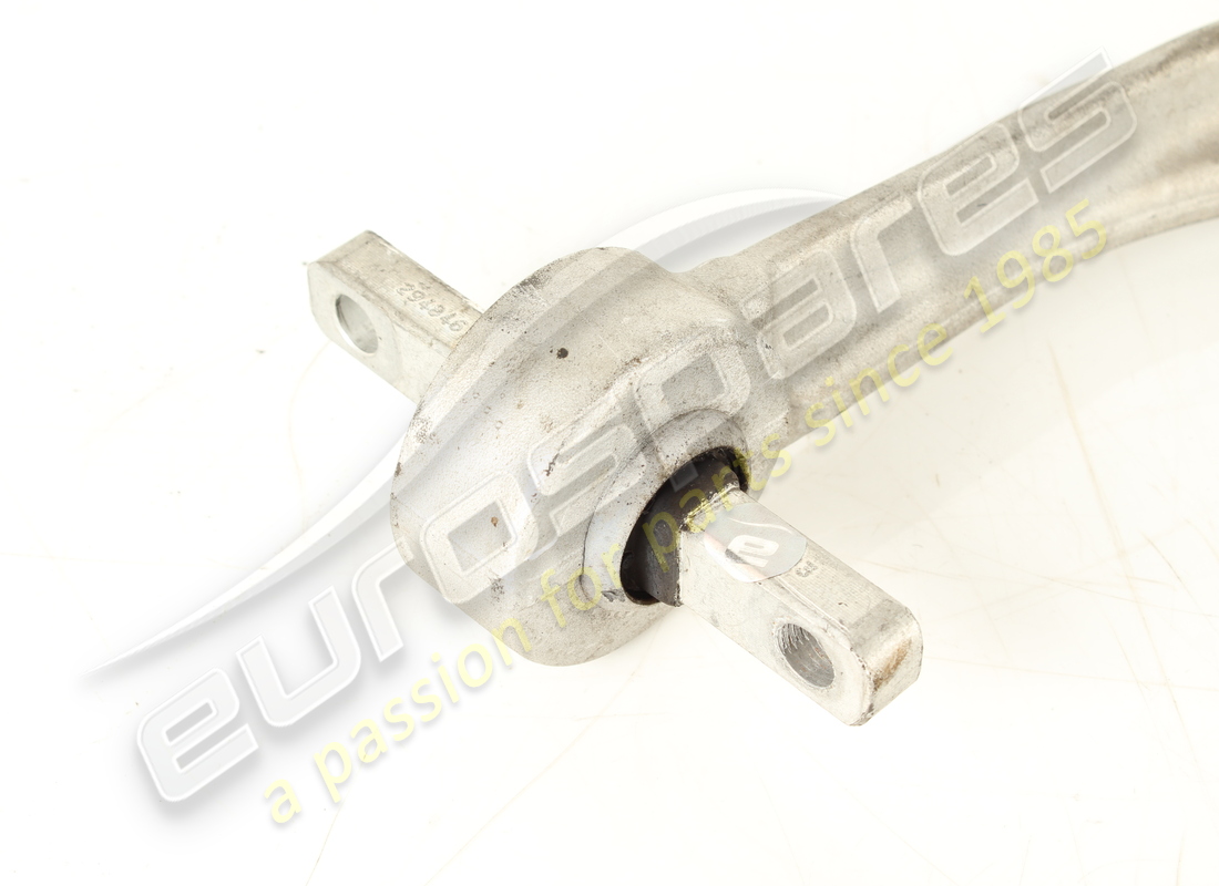utilisé ferrari bras supérieur droit. numéro de pièce 295789 (2)