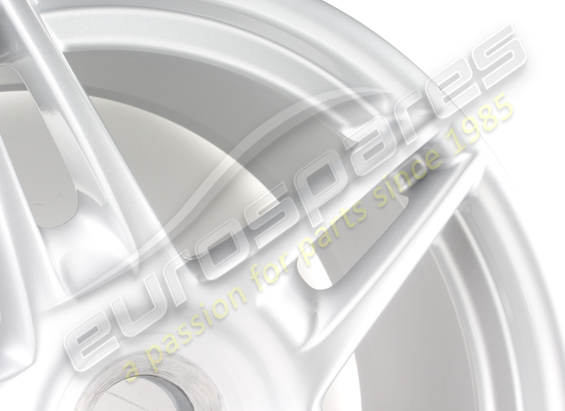 jante de roue avant ferrari reconditionnée. numéro de pièce 192918 (2)