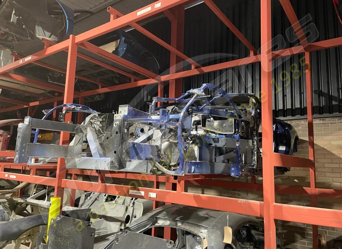 utilisé eurospares ferrari f12 châssis avant avec cloison rhd. numéro de pièce eap1390101 (2)