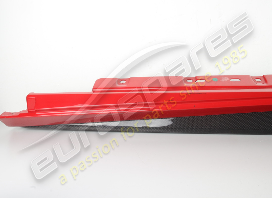 garniture sous-porte gauche ferrari utilisée. numéro de pièce 86936410 (2)