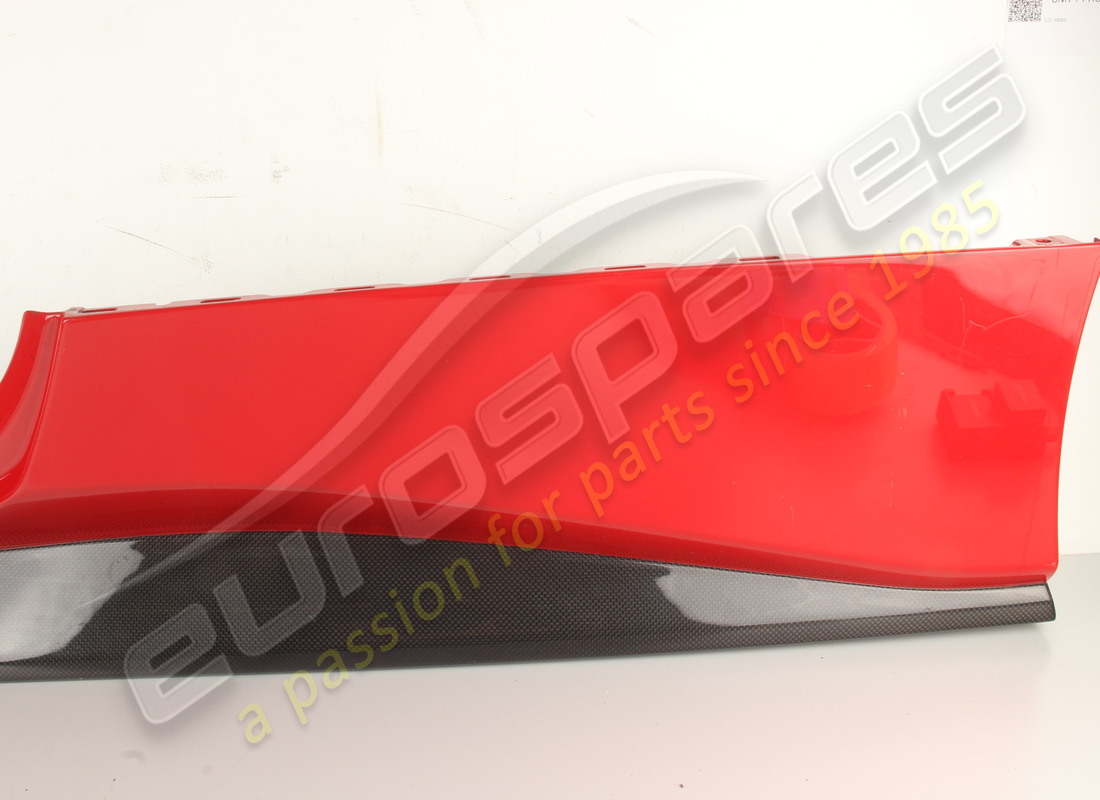 garniture sous-porte gauche ferrari utilisée. numéro de pièce 86936410 (4)