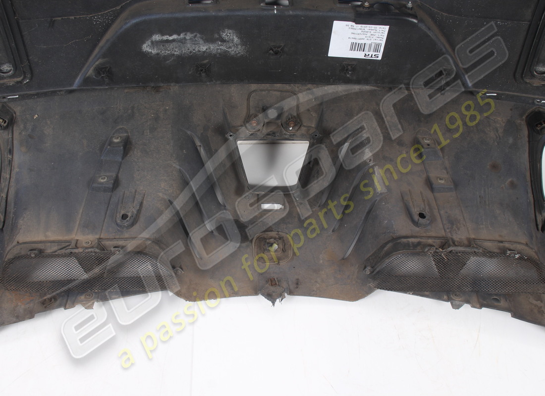 pare-choc arrière ferrari endommagé. numéro de pièce 89047210 (10)