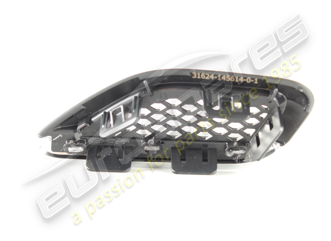 nouvelle gaine d'aération latérale gauche maserati. référence 670197652 (3)